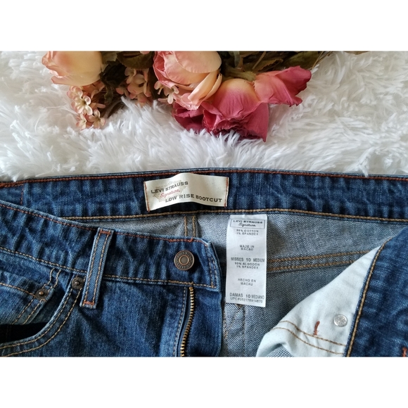 ❗❎SOLD!❎❗Levis Low Rise Bootcut Womens jeans Size 10 - Picture 6 of 11